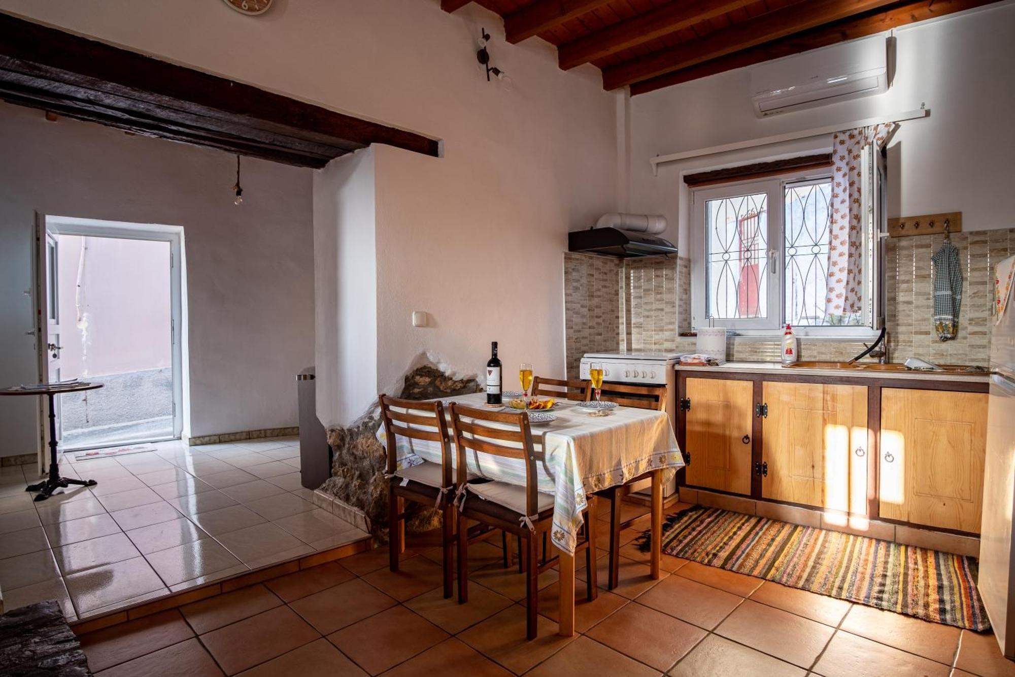 Villa Billy'S Stonehouse Samos Town Exterior foto